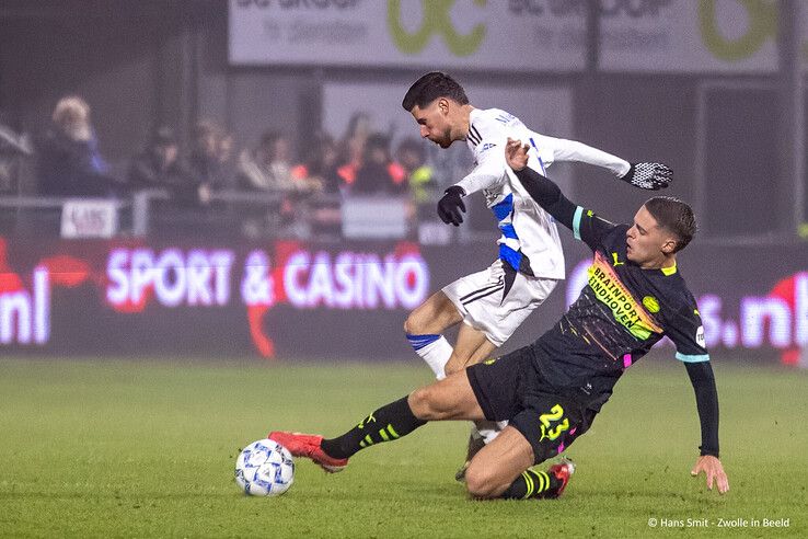 In beeld: PEC Zwolle zet Eredivisie-koploper PSV voor schut - Foto: Hans Smit