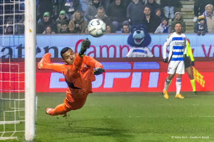 In beeld: PEC Zwolle zet Eredivisie-koploper PSV voor schut - Foto: Hans Smit