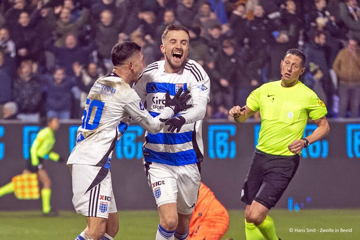 In beeld: PEC Zwolle zet Eredivisie-koploper PSV voor schut - Foto: Hans Smit