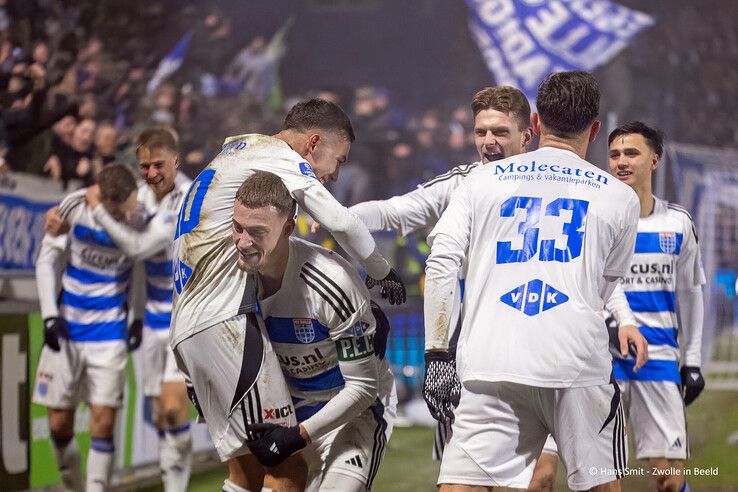 In beeld: PEC Zwolle zet Eredivisie-koploper PSV voor schut - Foto: Hans Smit