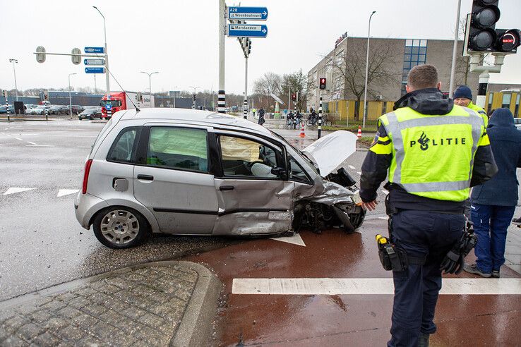 Het ongeluk op de kruising van de Blaloweg en Russenweg. - Foto: Ruben Meinten