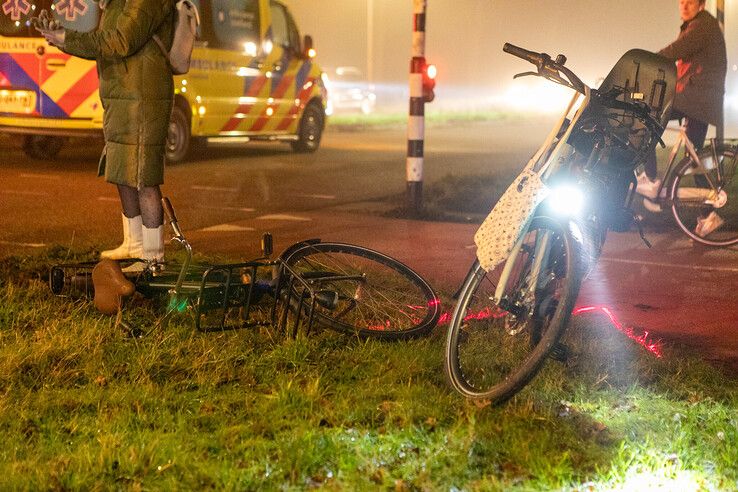 Het fietsongeluk gebeurde op de kruising van de Middelweg en Waallaan. - Foto: Ruben Meinten