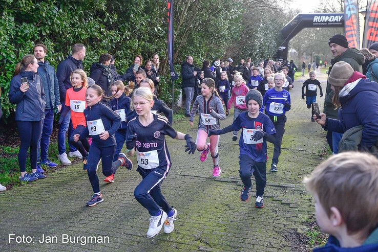 In beeld: Buurjongens uit Herfte winnen Wijthmenerplasloop - Foto: Jan Burgman