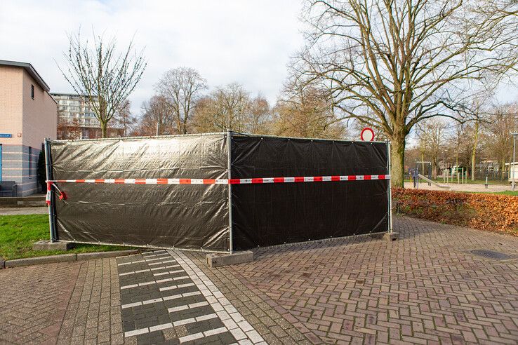 Opnieuw autobrand in Holtenbroek en weer krijgt Smetanastraat het voor de kiezen - Foto: Ruben Meinten