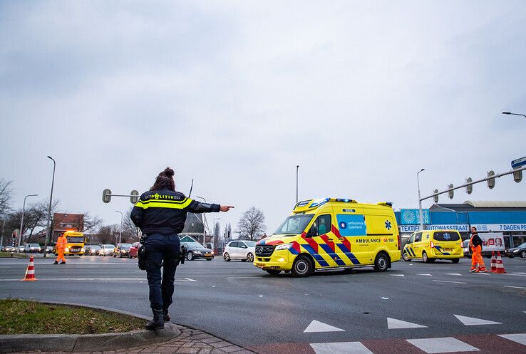 Motorrijder met spoed naar ziekenhuis na ongeval op Ceintuurbaan - Foto: Hugo Janssen