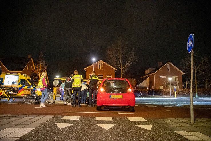 Scooterrijdster gewond na aanrijding in Stadshagen - Foto: Hugo Janssen