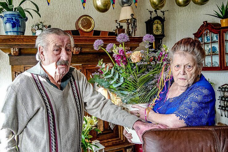 Wim en Coby Jansen zijn 60 jaar getrouwd. - Foto: Obbe Bakker