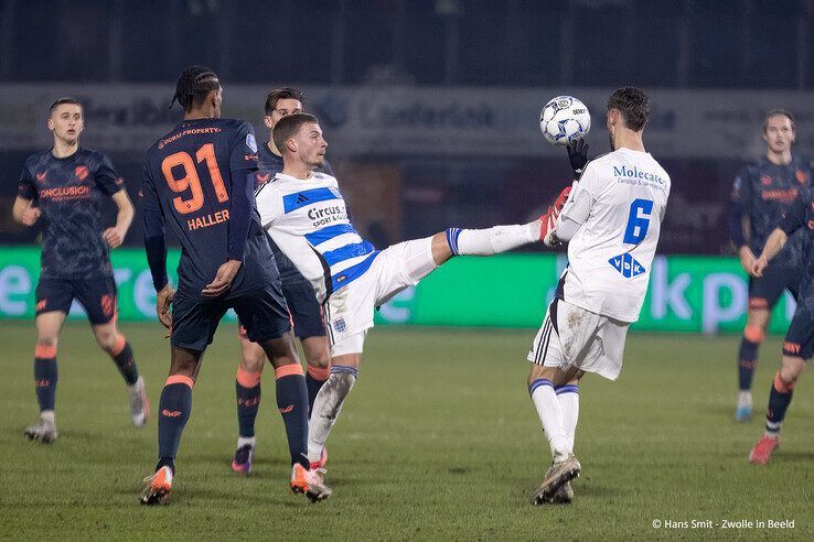 In beeld: Ouderen enige winnaar bij PEC Zwolle – FC Utrecht - Foto: Hans Smit