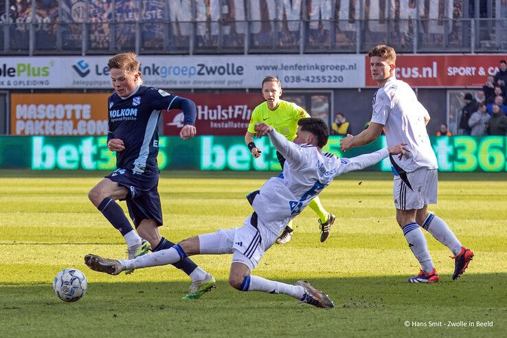 In beeld: PEC Zwolle pakt een punt tegen Heerenveen - Foto: Hans Smit