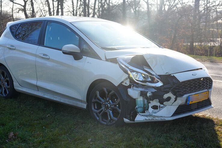 Flinke schade door ongeluk met vier auto’s tussen Zwolle en Raalte - Foto: John van Lingen/PNN