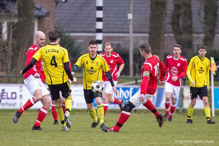 In beeld: Nog volop spanning in 5e klasse D, Wijthmen wint streekderby van SV Zalk - Foto: Hans Smit