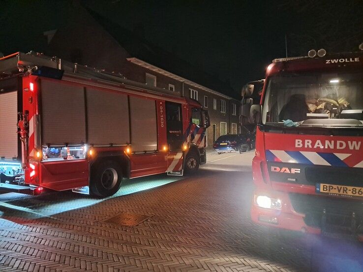 Balkon ingestort van woning in Assendorp, geen gewonden - Foto: Ruben Meinten