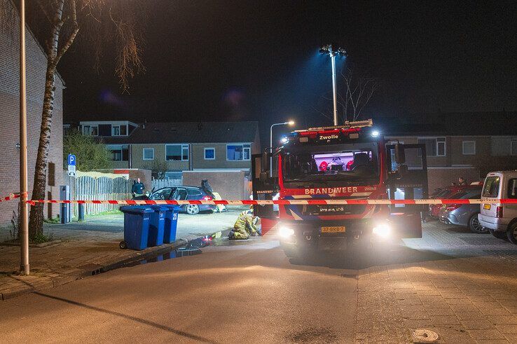 Auto gaat in vlammen op in Aa-landen - Foto: Peter Denekamp