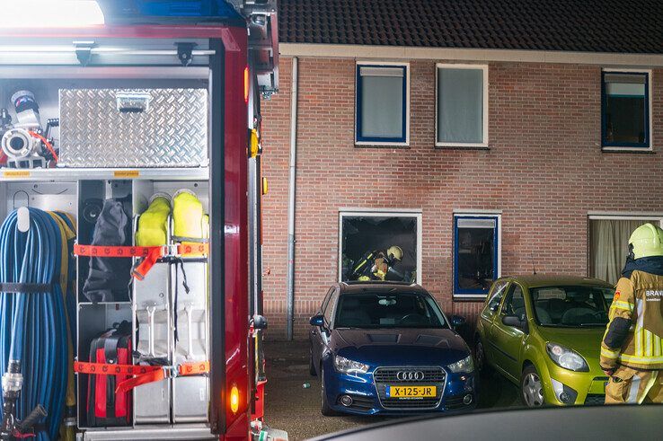 In beeld: Keukenbrand in appartementencomplex in Assendorp snel geblust - Foto: Peter Denekamp