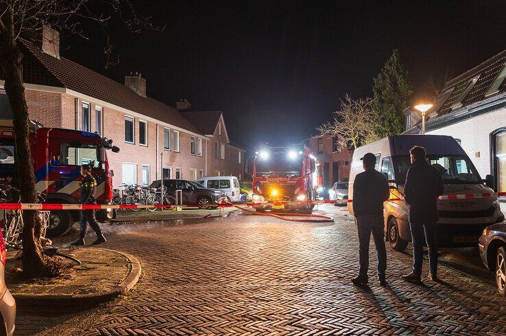 In beeld: Keukenbrand in appartementencomplex in Assendorp snel geblust - Foto: Peter Denekamp