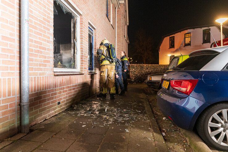 In beeld: Keukenbrand in appartementencomplex in Assendorp snel geblust - Foto: Peter Denekamp