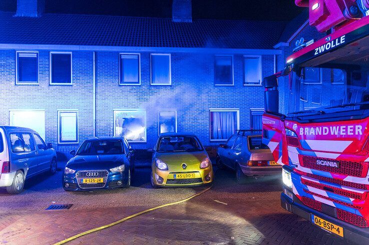 In beeld: Keukenbrand in appartementencomplex in Assendorp snel geblust - Foto: Peter Denekamp