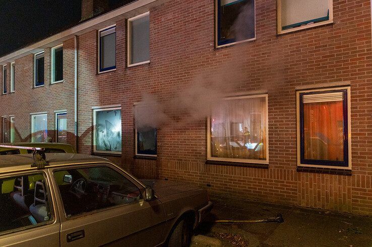 In beeld: Keukenbrand in appartementencomplex in Assendorp snel geblust - Foto: Peter Denekamp