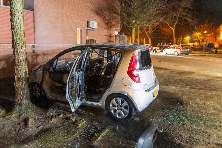 Tweede auto in één nacht uitgebrand in Aa-landen - Foto: Peter Denekamp