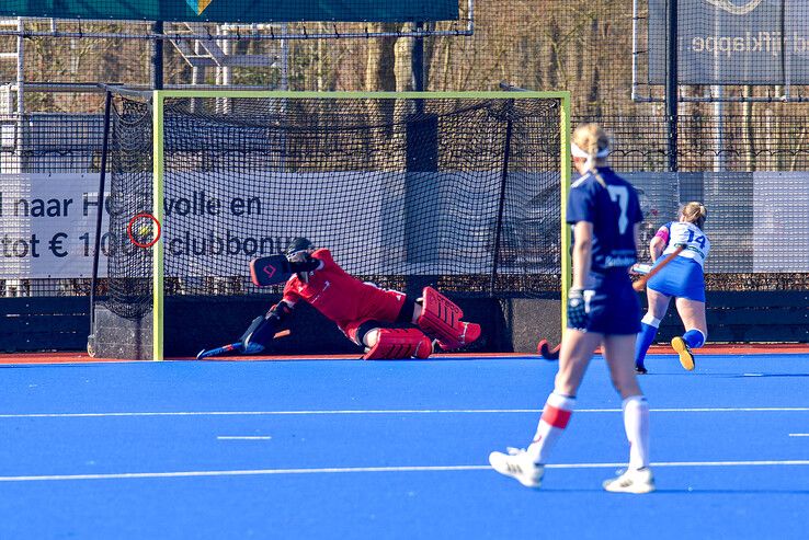 In beeld: Zwolse hockeyvrouwen spelen gelijk tegen Delta Venlo - Foto: Bob Koning