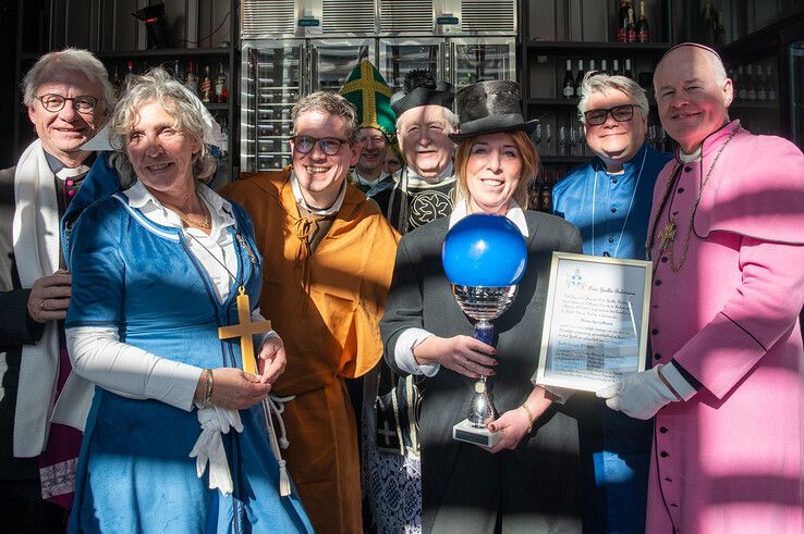 Ilona Kevelham geëerd door Orde van Zwolse Ballen - Foto: Peter Denekamp