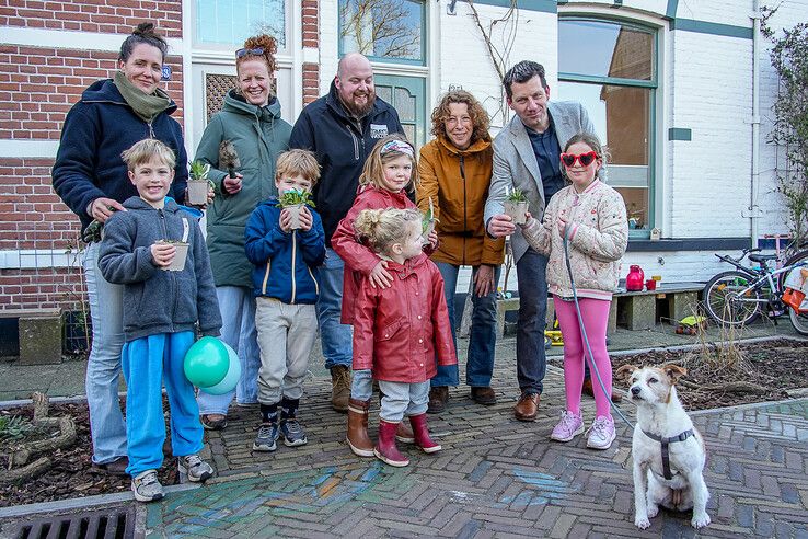 In beeld: Zwolle steekt de handen uit de mouwen tijdens NLdoet