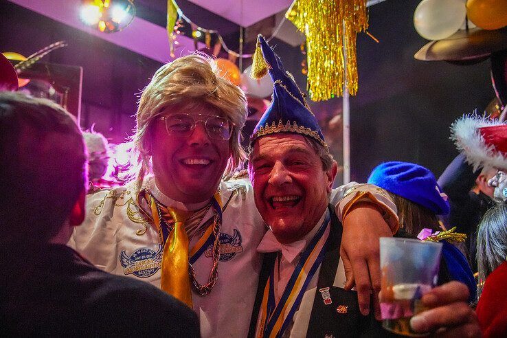 In beeld: Carnaval barst los in Sassendonk - Foto: Obbe Bakker