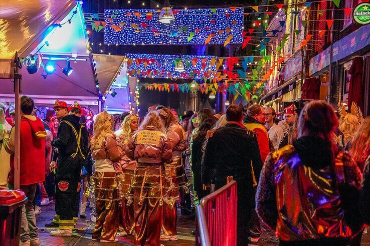 In beeld: Carnaval barst los in Sassendonk - Foto: Obbe Bakker