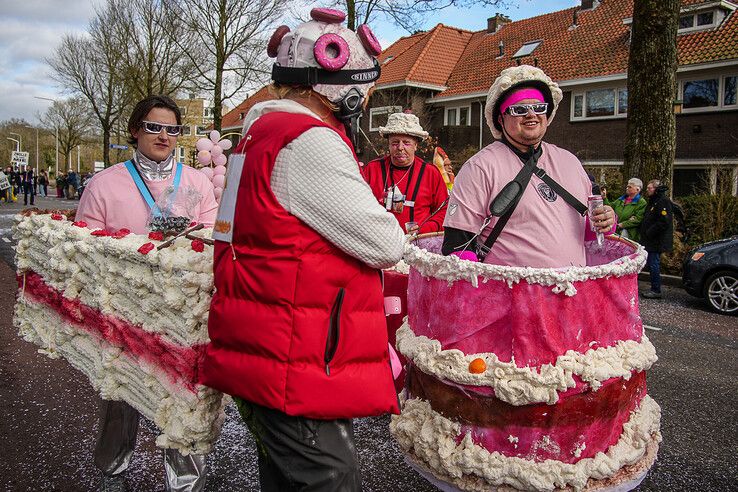 In beeld: Sassendonkse carnavalsoptocht met ‘Donald Trump zien Zwolle’ en meer - Foto: Obbe Bakker