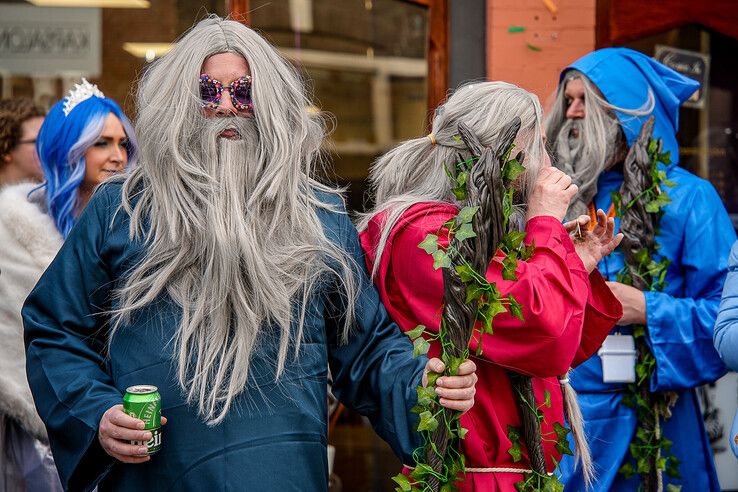 In beeld: Sassendonkse carnavalsoptocht met ‘Donald Trump zien Zwolle’ en meer - Foto: Obbe Bakker