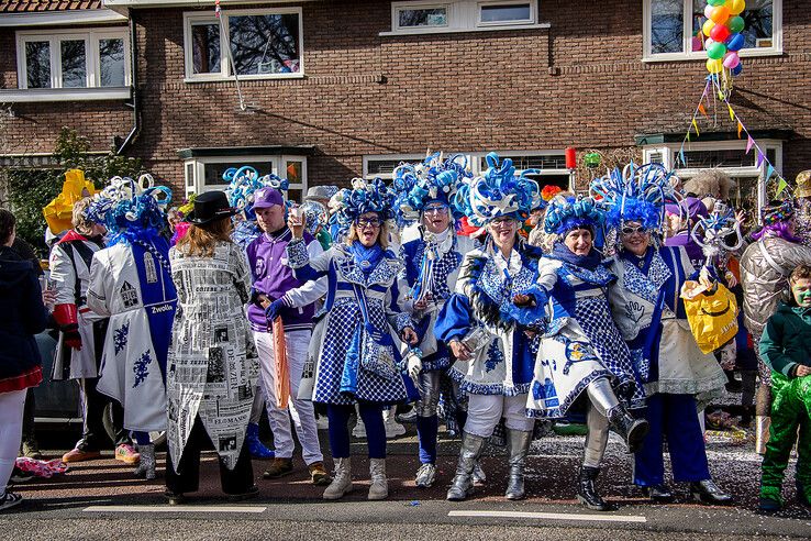 In beeld: Sassendonkse carnavalsoptocht met ‘Donald Trump zien Zwolle’ en meer - Foto: Obbe Bakker