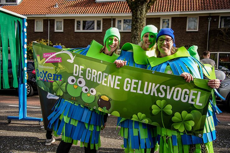 In beeld: Sassendonkse carnavalsoptocht met ‘Donald Trump zien Zwolle’ en meer - Foto: Obbe Bakker