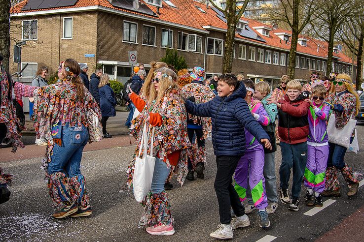 In beeld: Sassendonkse carnavalsoptocht met ‘Donald Trump zien Zwolle’ en meer - Foto: Obbe Bakker