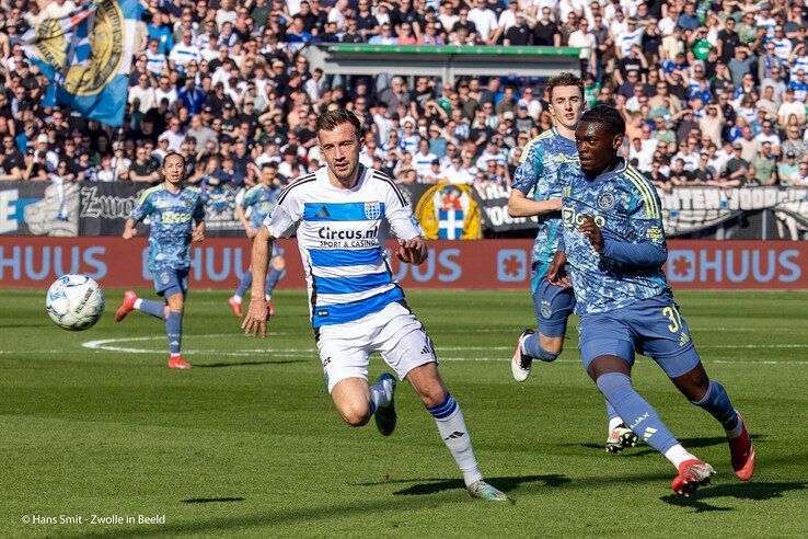 In beeld: PEC Zwolle verliest met minimaal verschil van koploper Ajax - Foto: Hans Smit