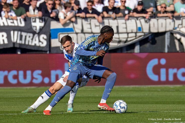 In beeld: PEC Zwolle verliest met minimaal verschil van koploper Ajax - Foto: Hans Smit