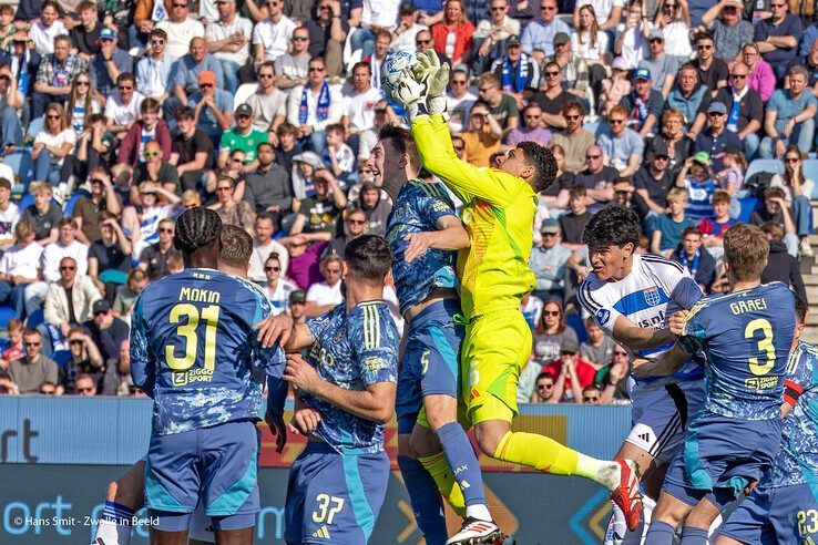 In beeld: PEC Zwolle verliest met minimaal verschil van koploper Ajax - Foto: Hans Smit