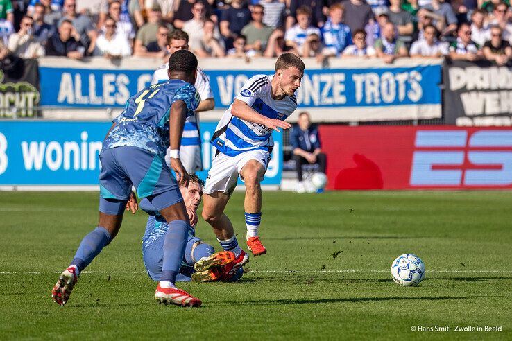 In beeld: PEC Zwolle verliest met minimaal verschil van koploper Ajax - Foto: Hans Smit