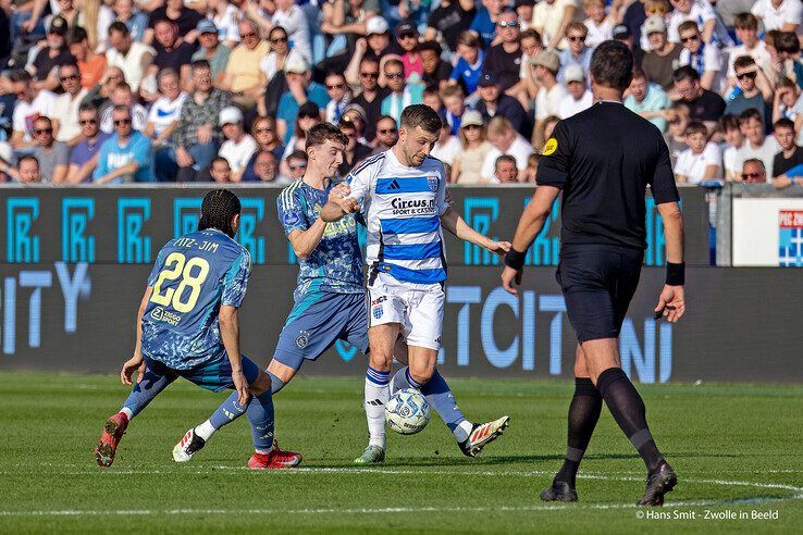 In beeld: PEC Zwolle verliest met minimaal verschil van koploper Ajax - Foto: Hans Smit