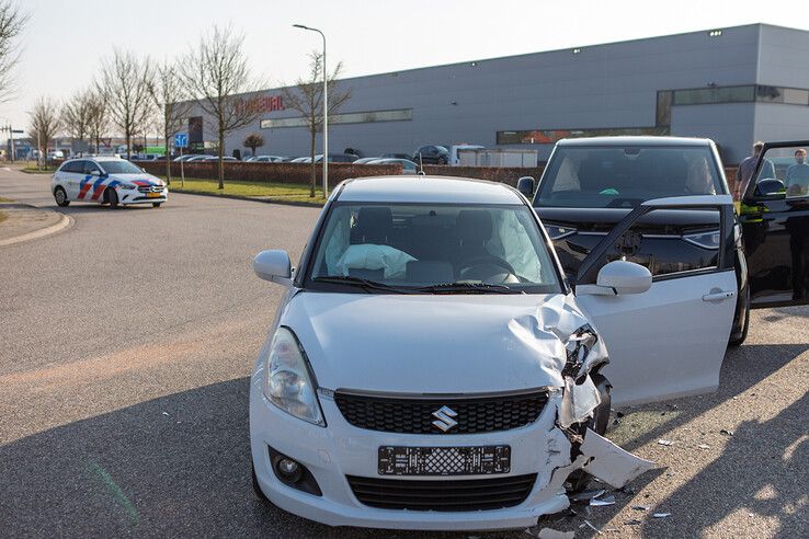 Flinke schade bij ongeval in Hessenpoort - Foto: Ruben Meinten