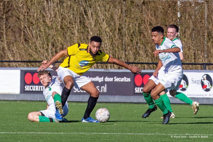 In beeld: SV Zwolle wint tiende duel op rij, promotie lonkt