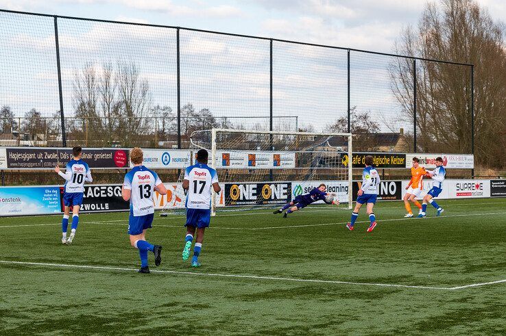 In beeld: Koploper CSV ’28 vermorzelt ZAC in stadsderby