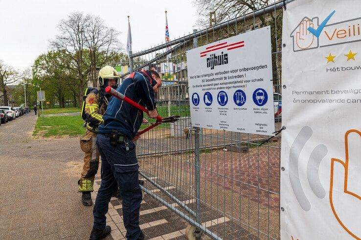 Lichtgewonde bij brand in appartement in Weezenlanden-Noord