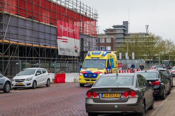 Lichtgewonde bij brand in appartement in Weezenlanden-Noord