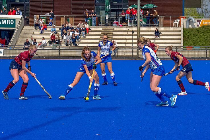 In beeld: Hockeyvrouwen HC Zwolle verslaan Klein Zwitserland