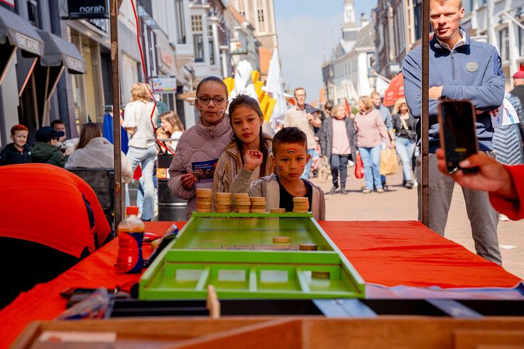 In beeld: Koningsdag in Kampen en IJsselmuiden
