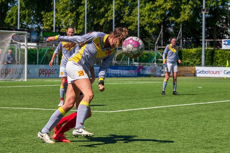 In beeld: Be Quick ’28 Vrouwen sluit sterk seizoen af met zege op kampioen