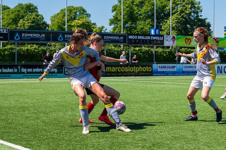 In beeld: Be Quick ’28 Vrouwen sluit sterk seizoen af met zege op kampioen