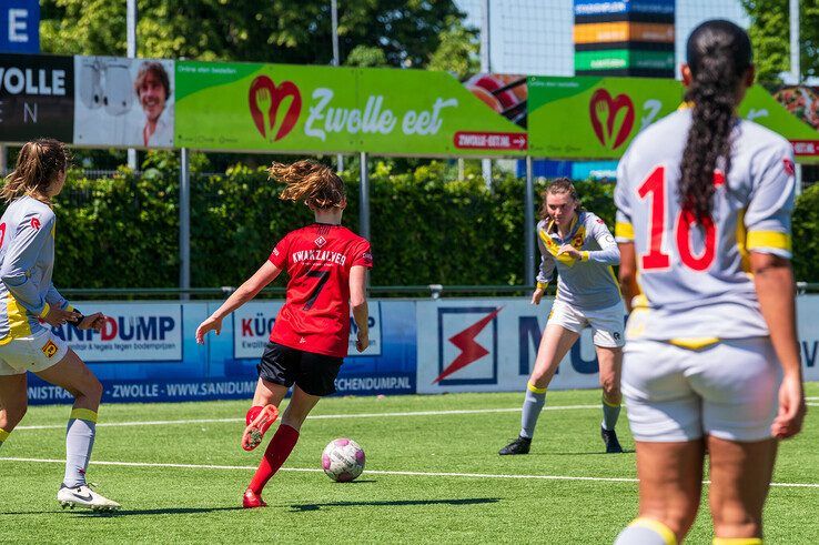 In beeld: Be Quick ’28 Vrouwen sluit sterk seizoen af met zege op kampioen