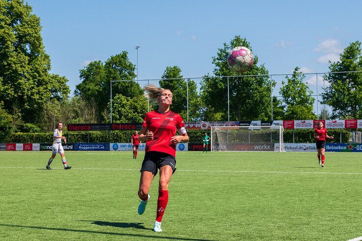 In beeld: Be Quick ’28 Vrouwen sluit sterk seizoen af met zege op kampioen