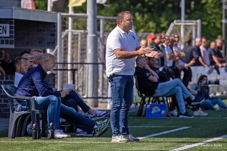 In beeld: Flevo Boys laat Berkum instorten en jaagt Zwollenaren nacompetitie in